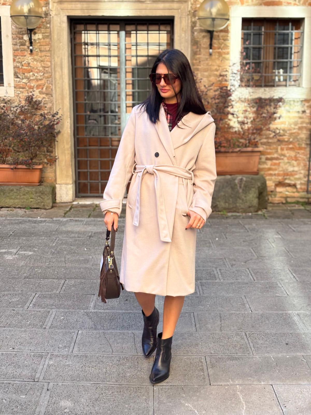 Cappotto cappuccio cintura - immagine 2