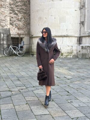 Cappotto con collo pelliccia