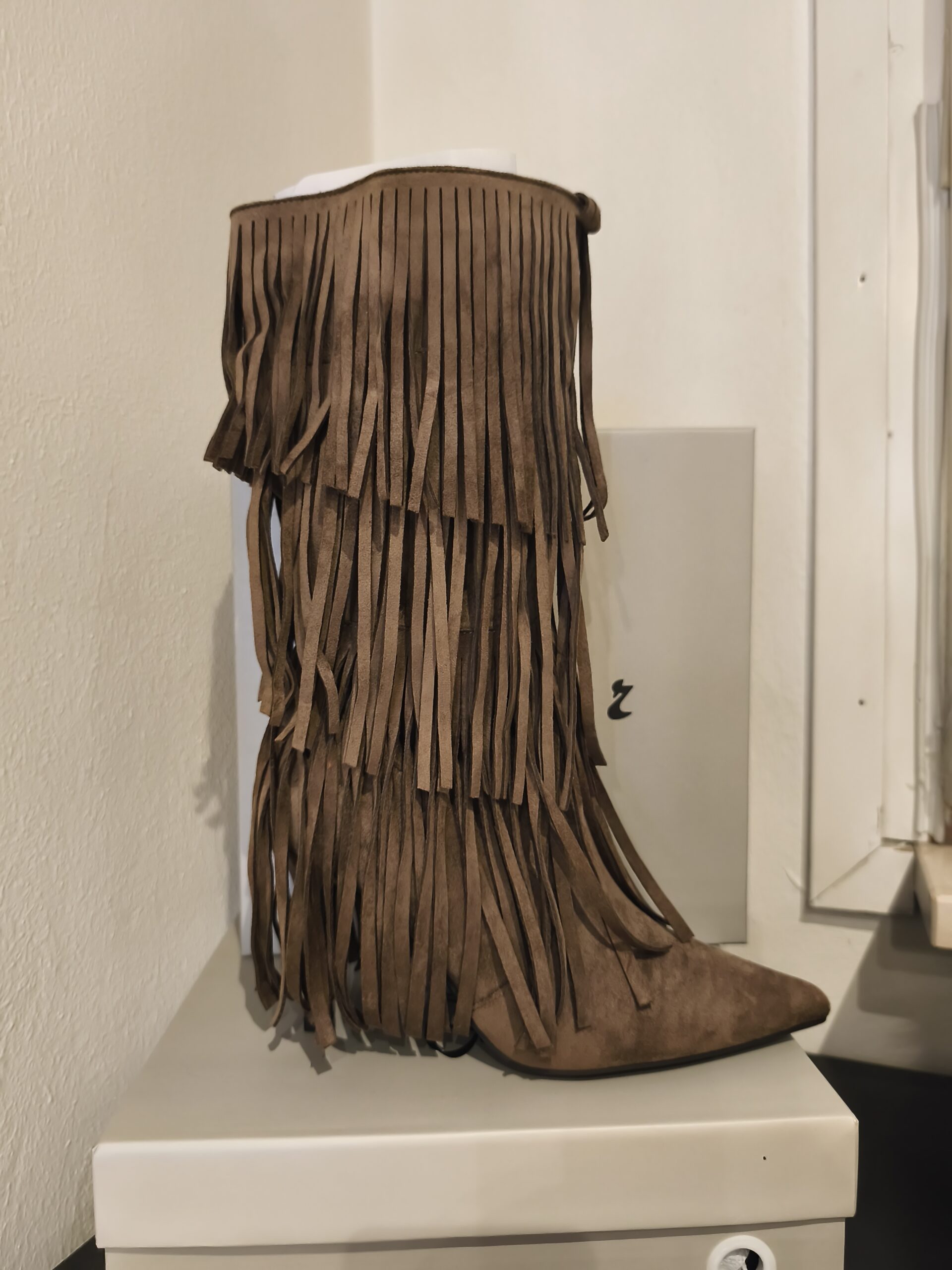 Stivali frange - immagine 6