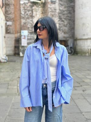 Camicia righe cravatta